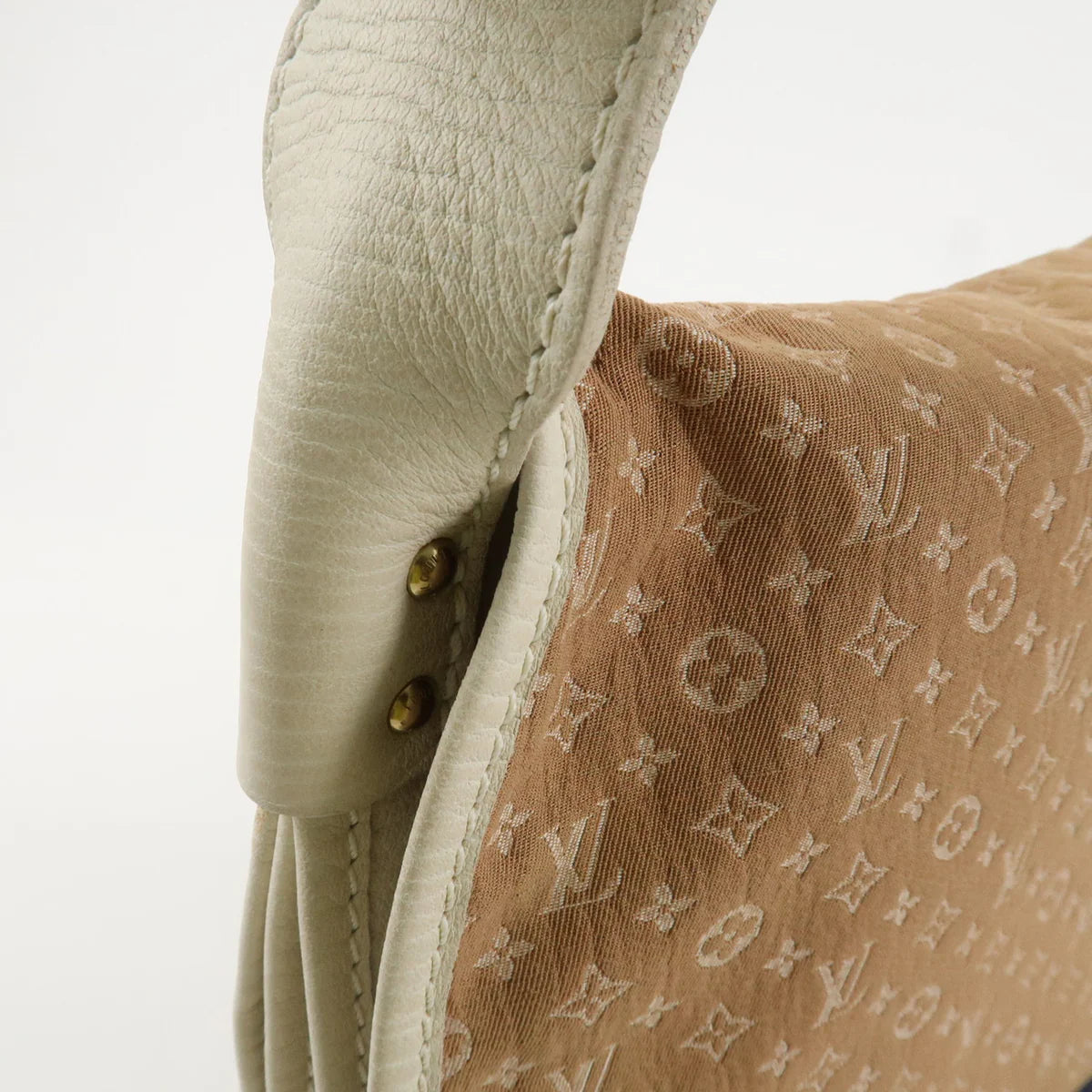 Louis Vuitton Aman
