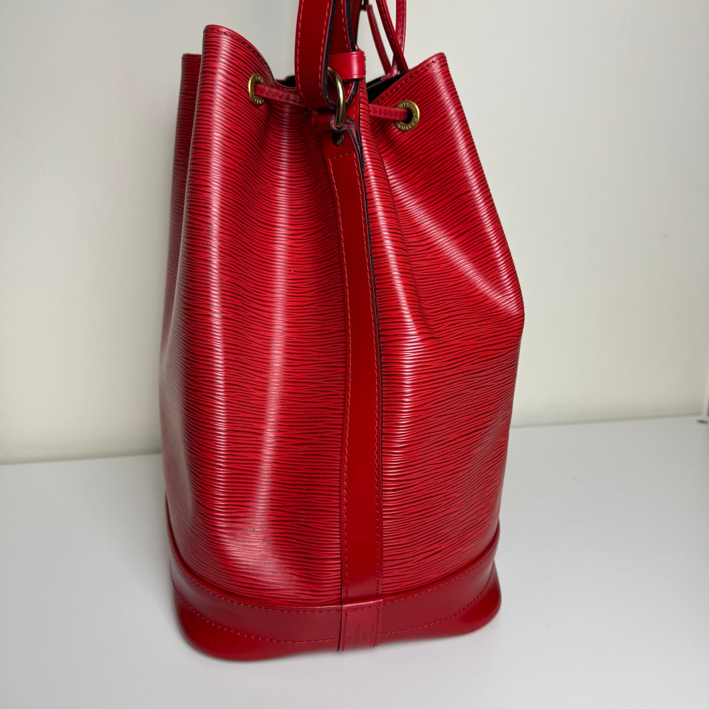 Sac Noé GM Épi rouge Louis Vuitton