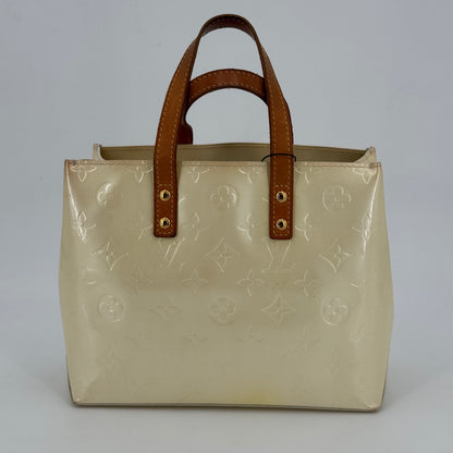 Louis Vuitton reade