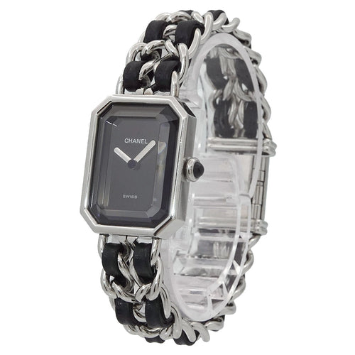 Chanel montre première