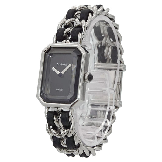 Chanel montre première