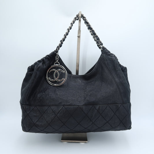 Chanel Cabas en cuir noir