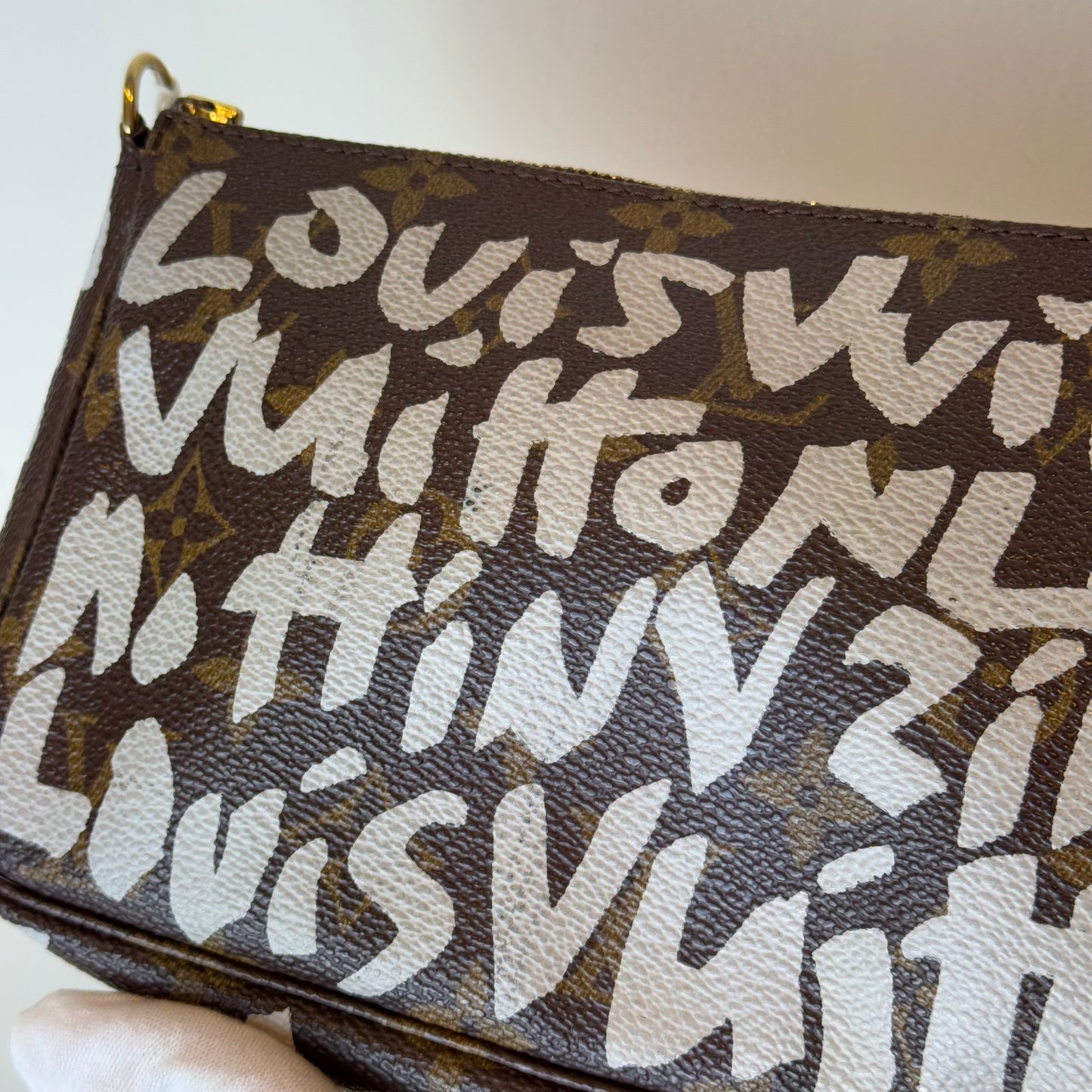 Louis Vuitton pochette Graffitti