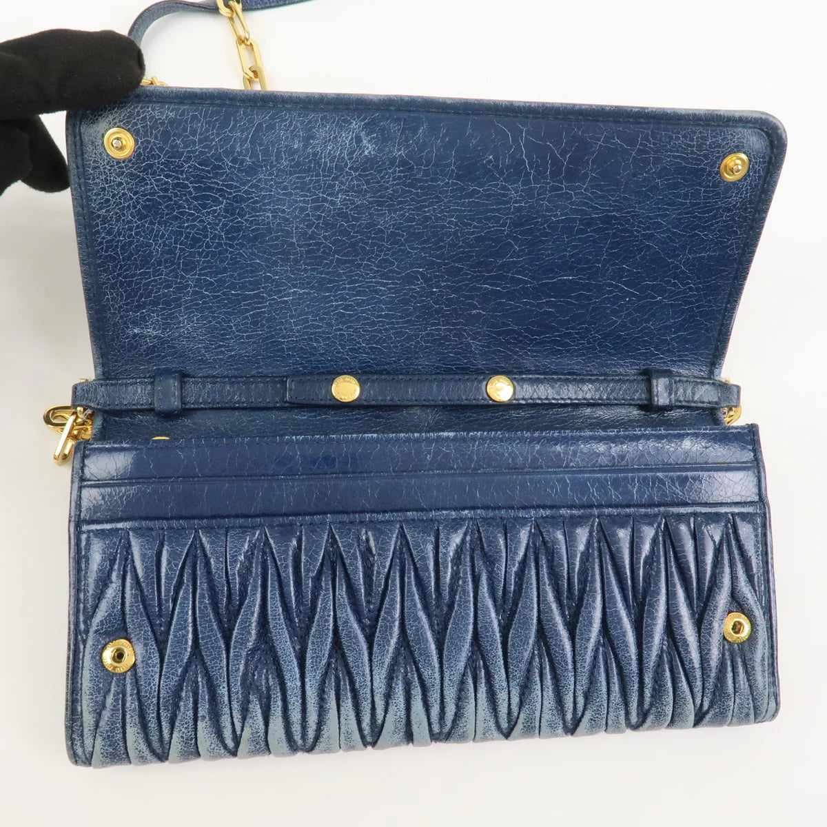 Miu Miu Wallet on chain