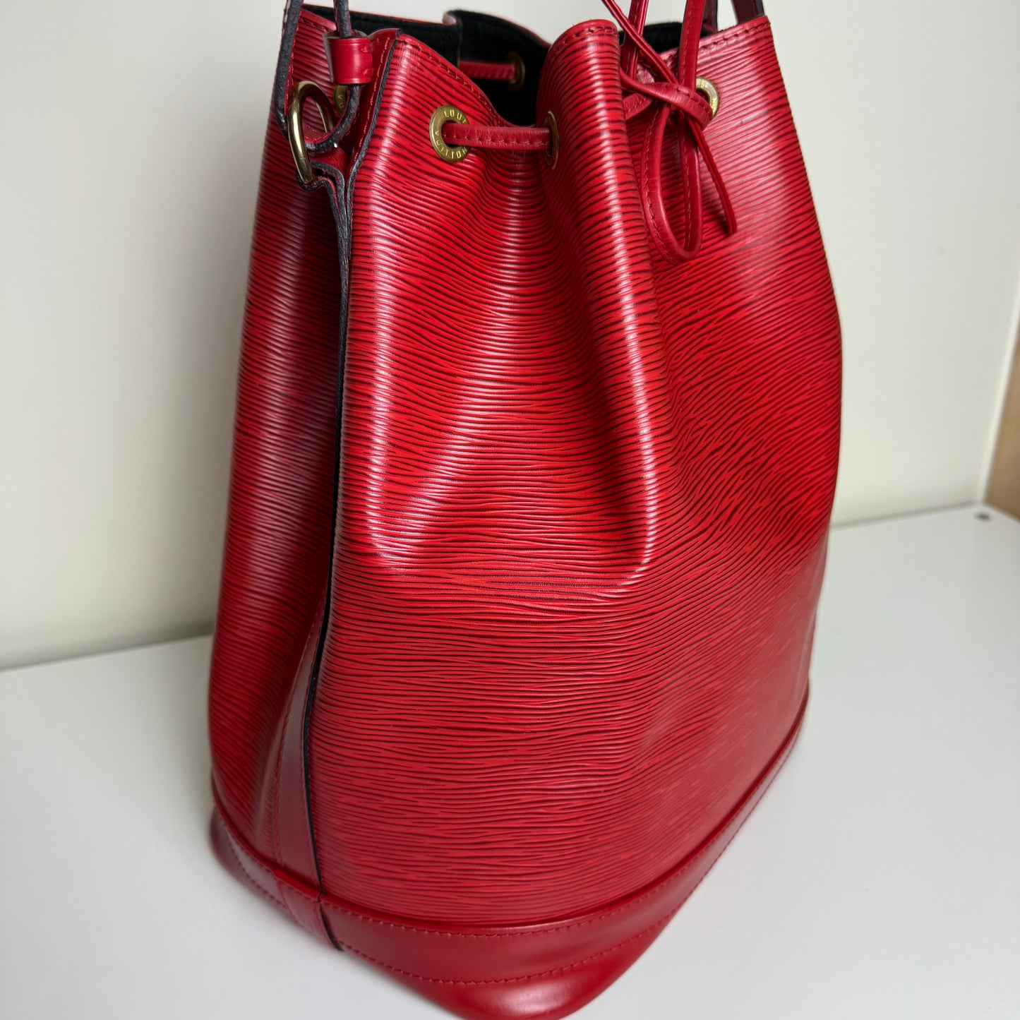 Sac Noé GM Épi rouge Louis Vuitton