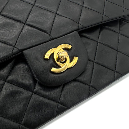 Chanel Classique medium