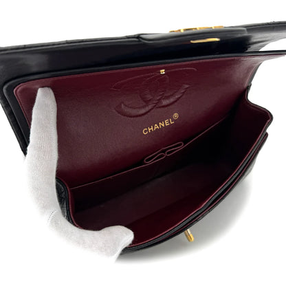 Chanel Classique medium