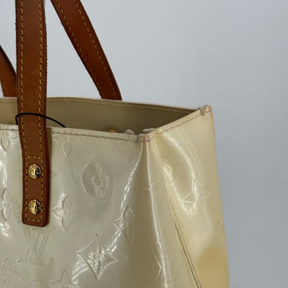 Louis Vuitton reade