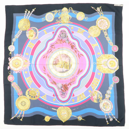 Hermès carré “ Parmi les fleurs je compte les heures “