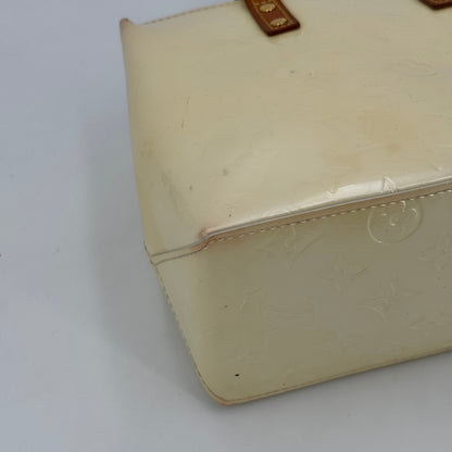 Louis Vuitton reade