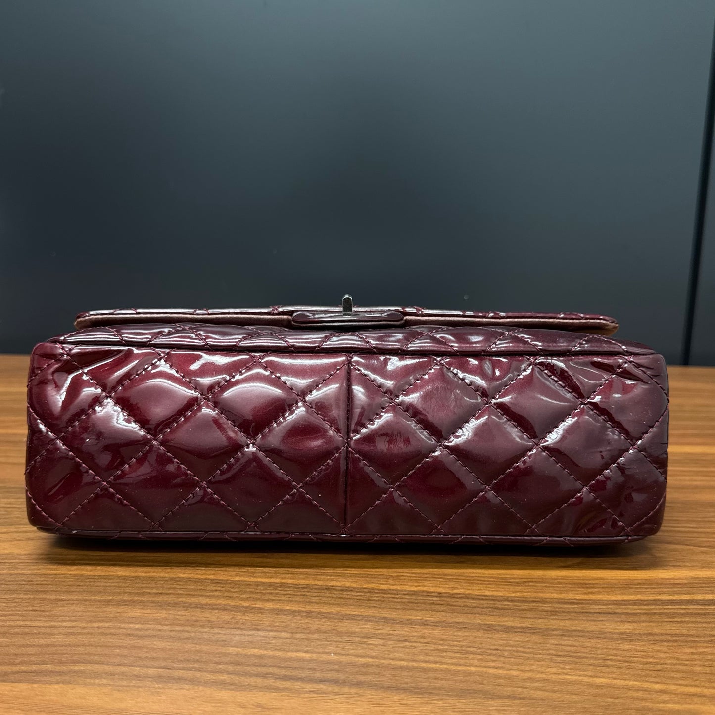 Sac 2.55 vernis bordeaux Chanel