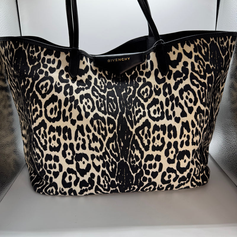 Givenchy Shopping
