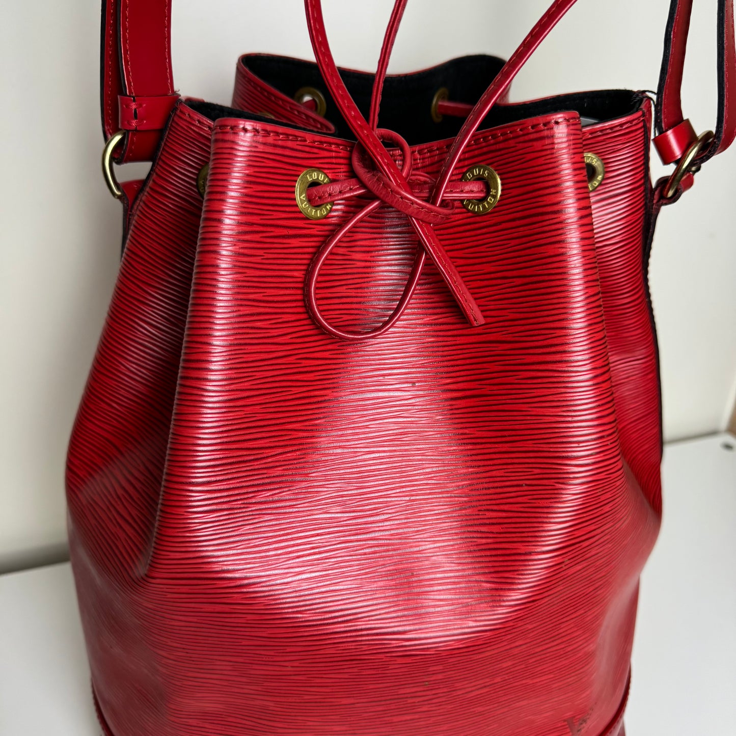 Sac Noé GM Épi rouge Louis Vuitton