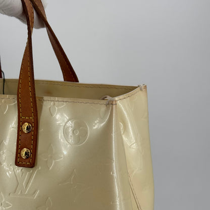 Louis Vuitton reade
