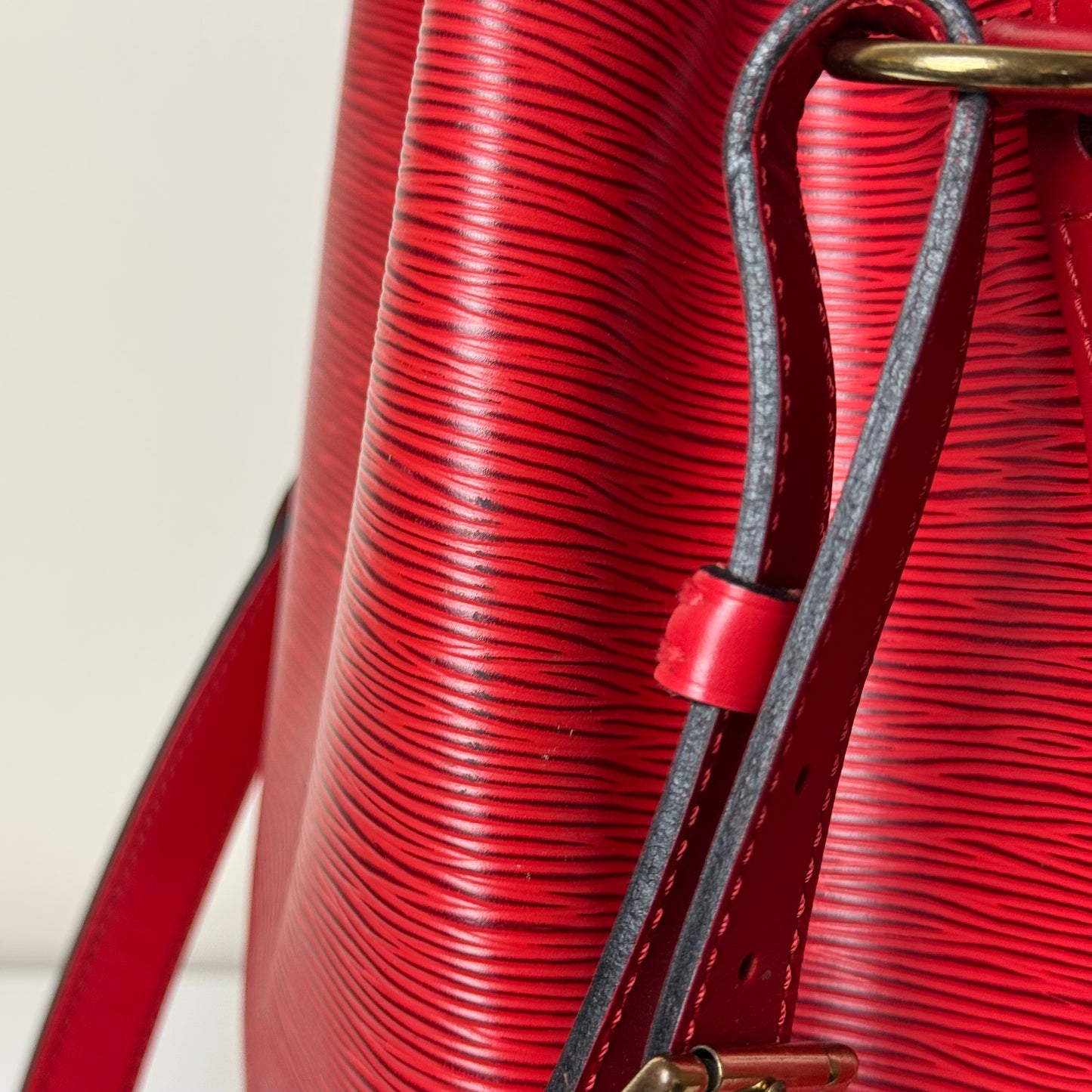 Sac Noé GM Épi rouge Louis Vuitton