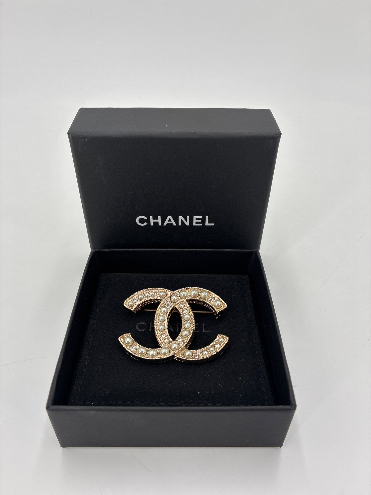 Chanel Broche 2020