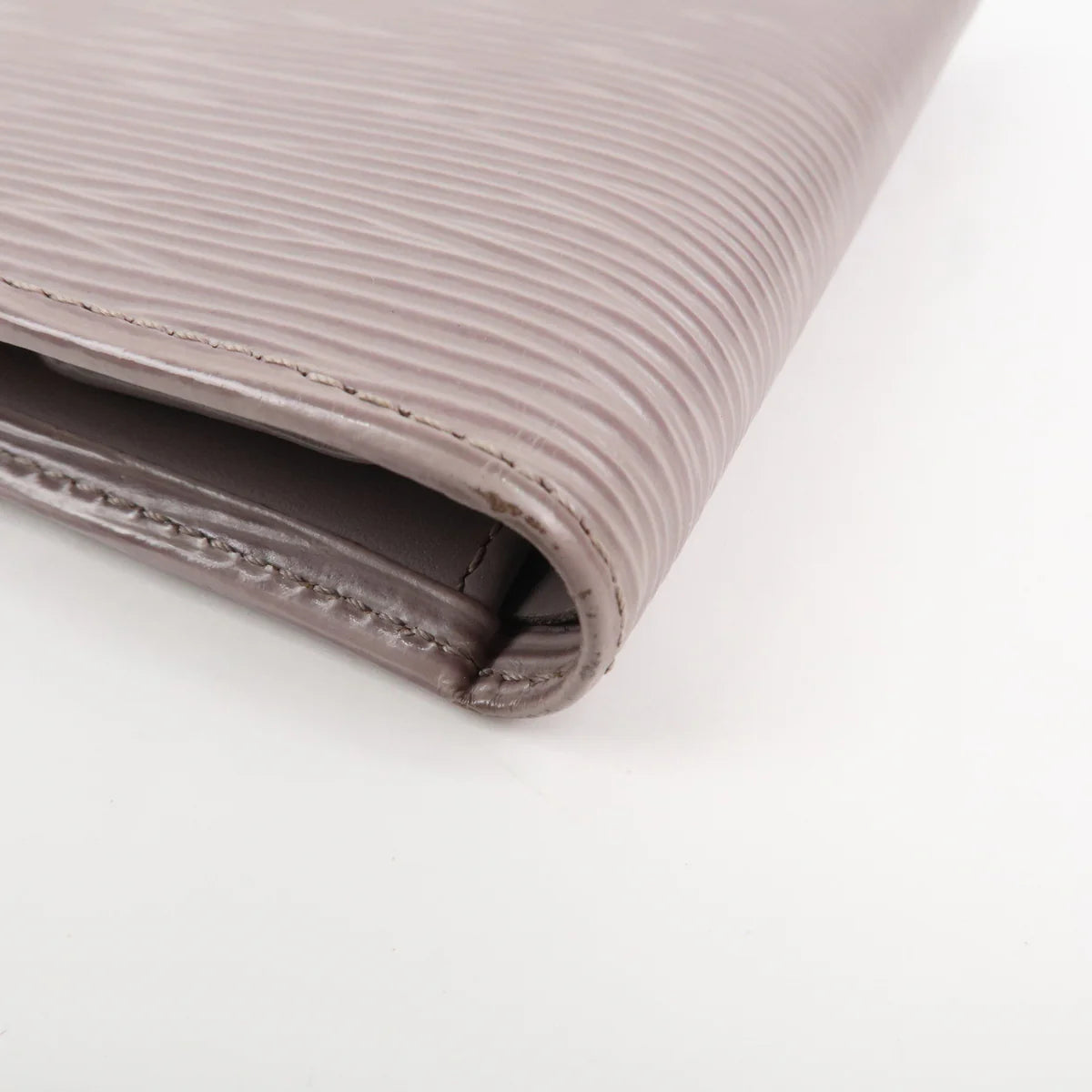 Louis Vuitton portefeuille lilas MI0092