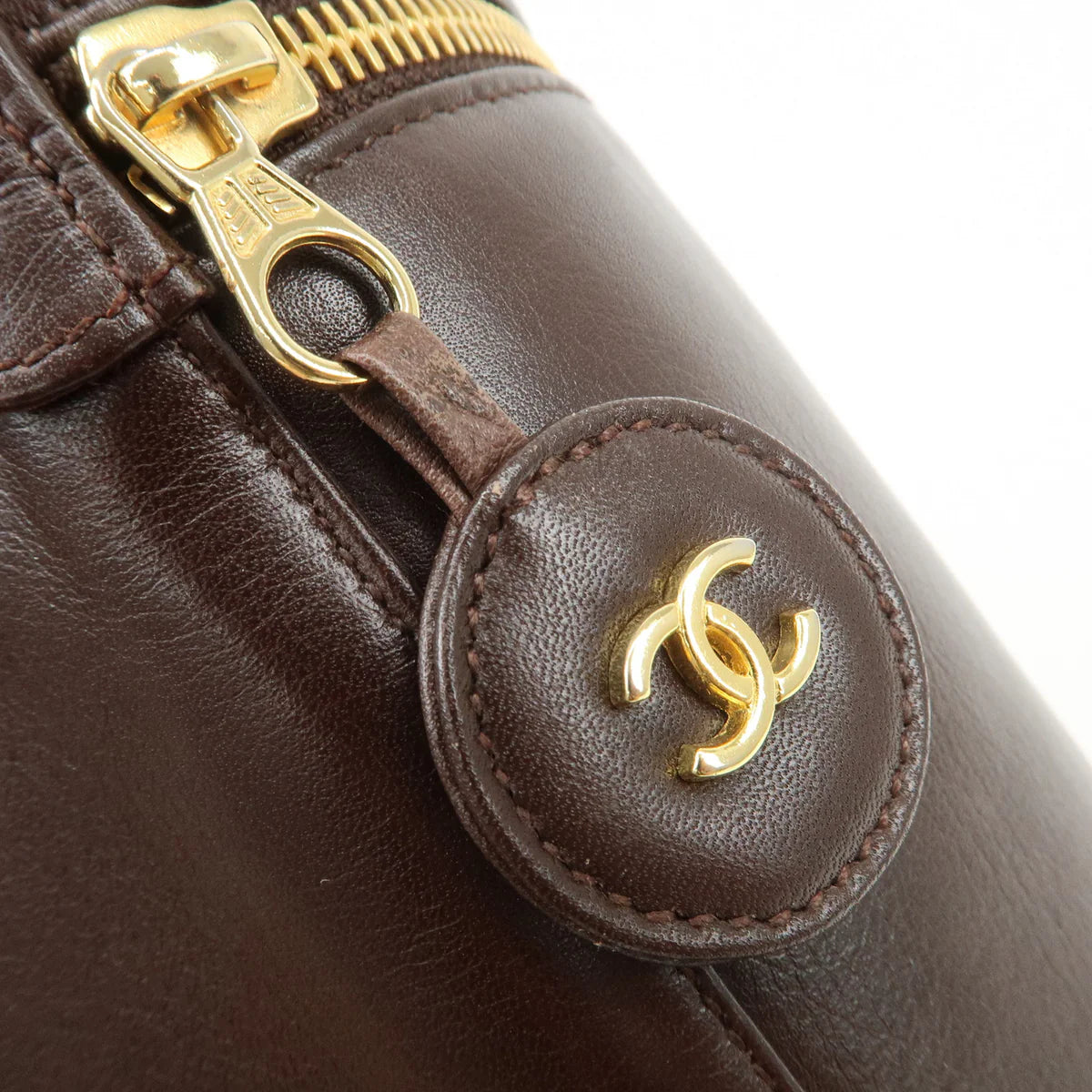 Chanel vanity chocolat