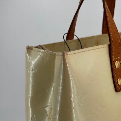 Louis Vuitton reade