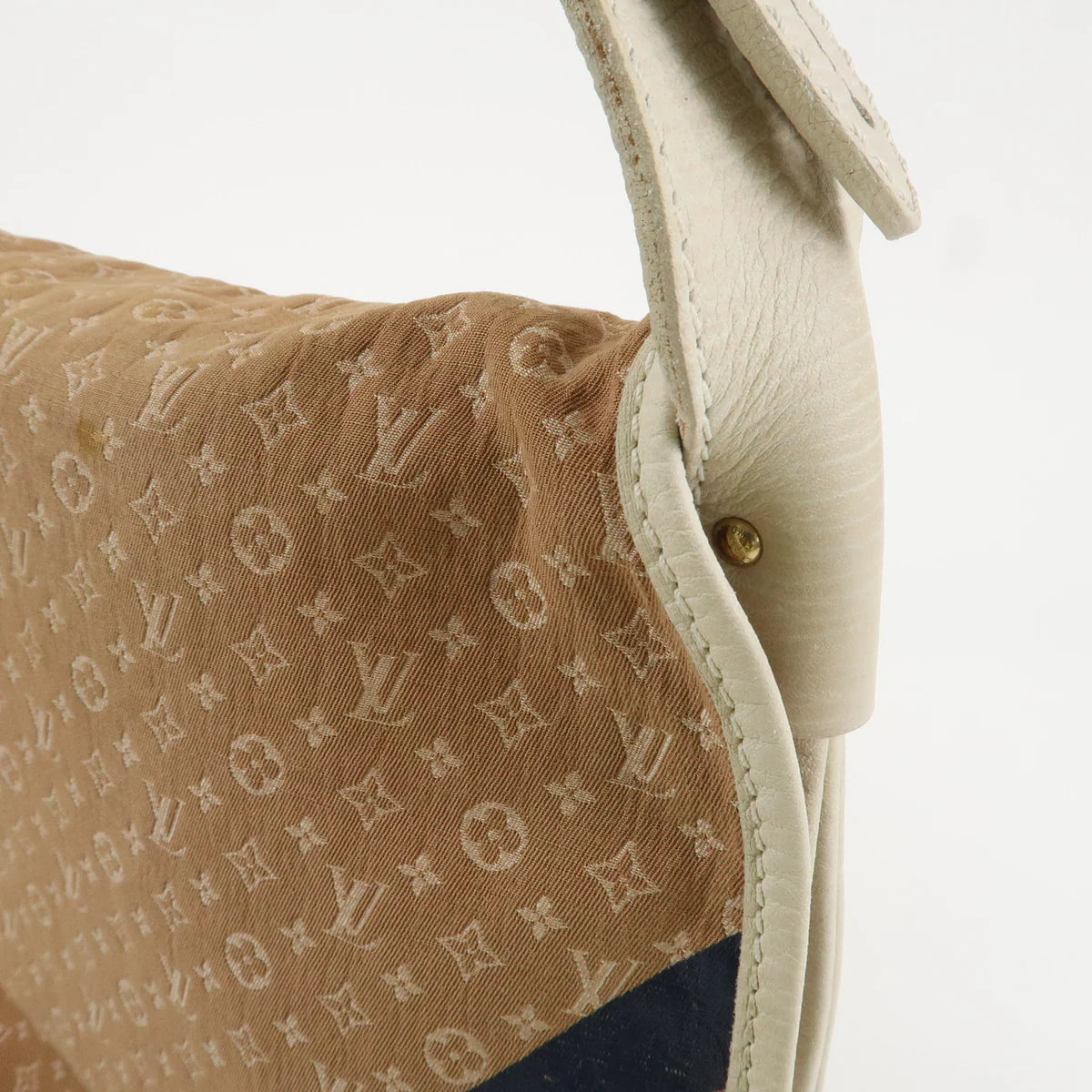 Louis Vuitton Aman