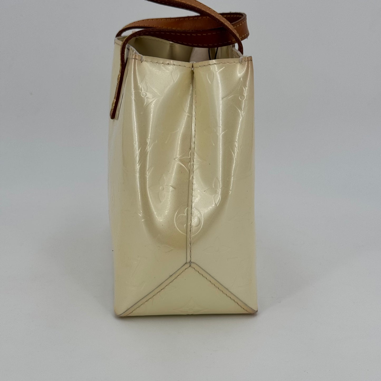 Louis Vuitton reade