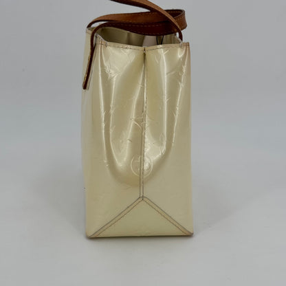 Louis Vuitton reade
