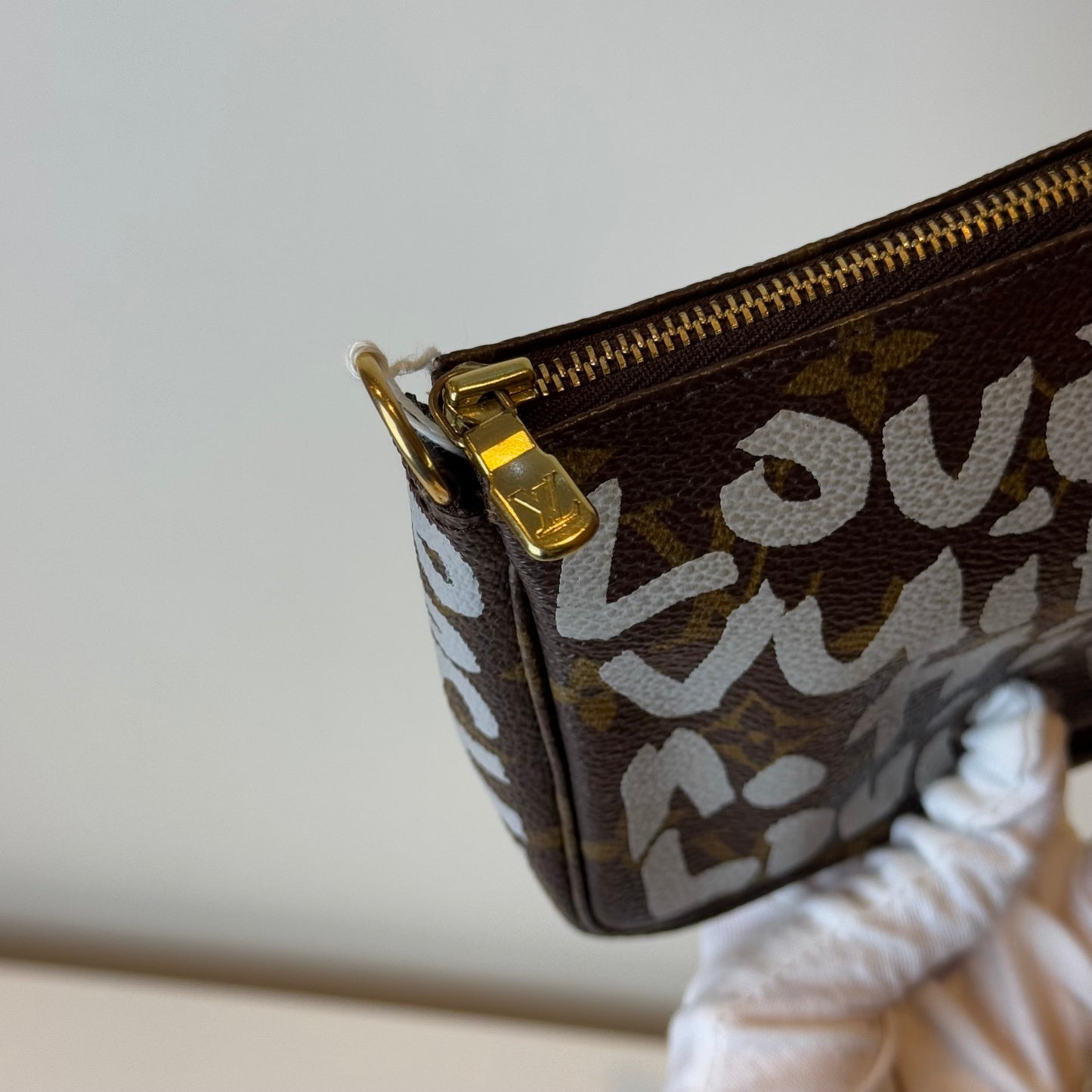 Louis Vuitton pochette Graffitti