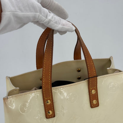 Louis Vuitton reade