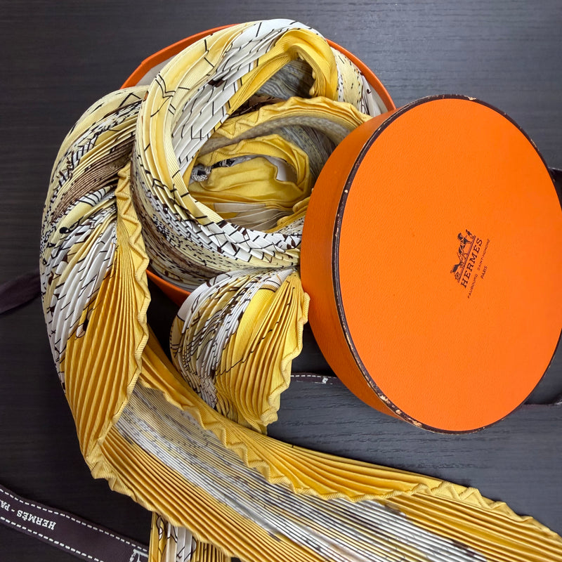 Hermès carré « musique de sphères « 