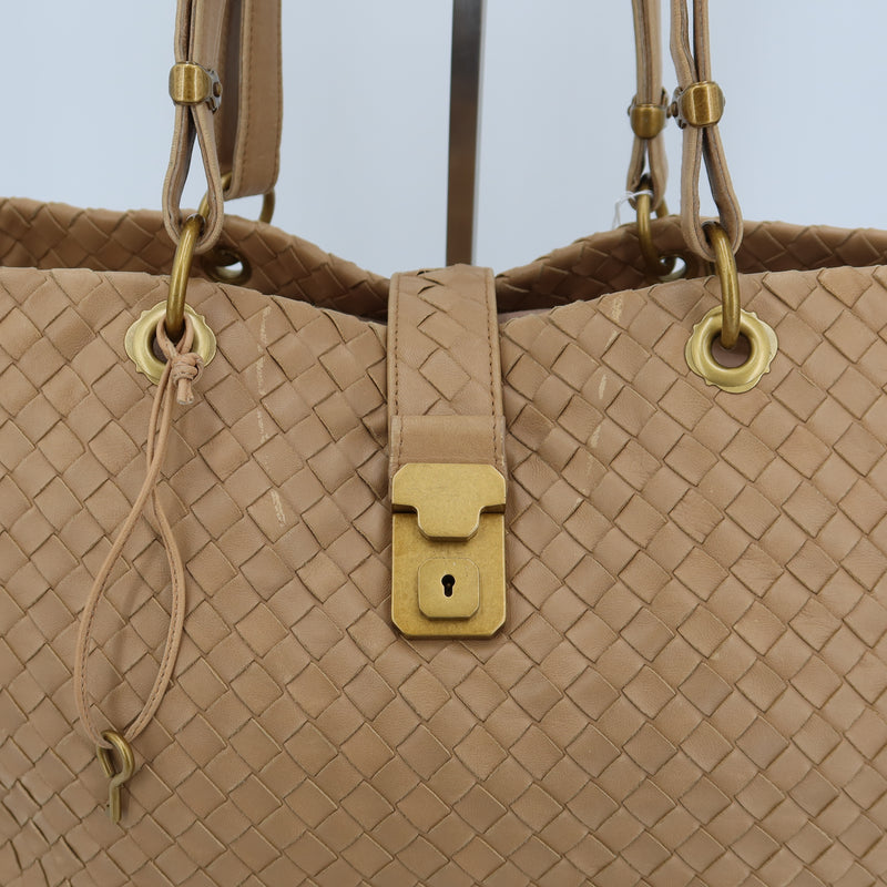 Bottega Veneta shopping
