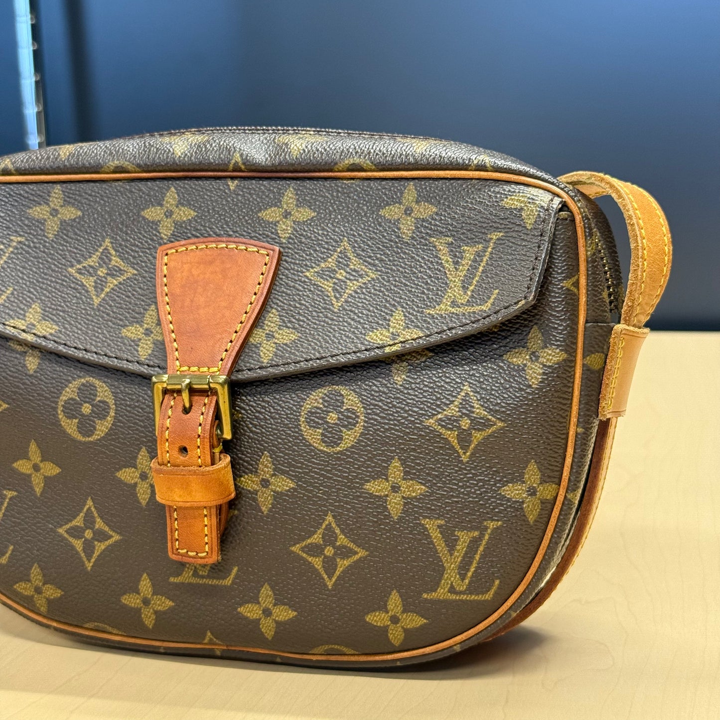 Louis Vuitton Jeune Fille