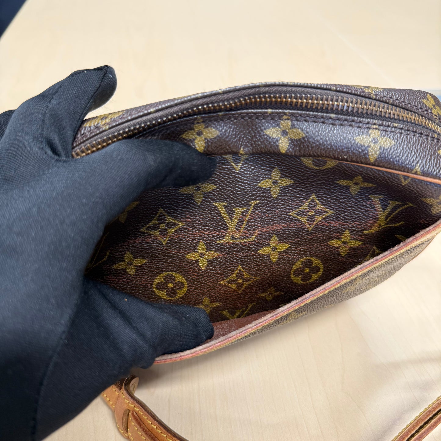 Louis Vuitton Jeune Fille