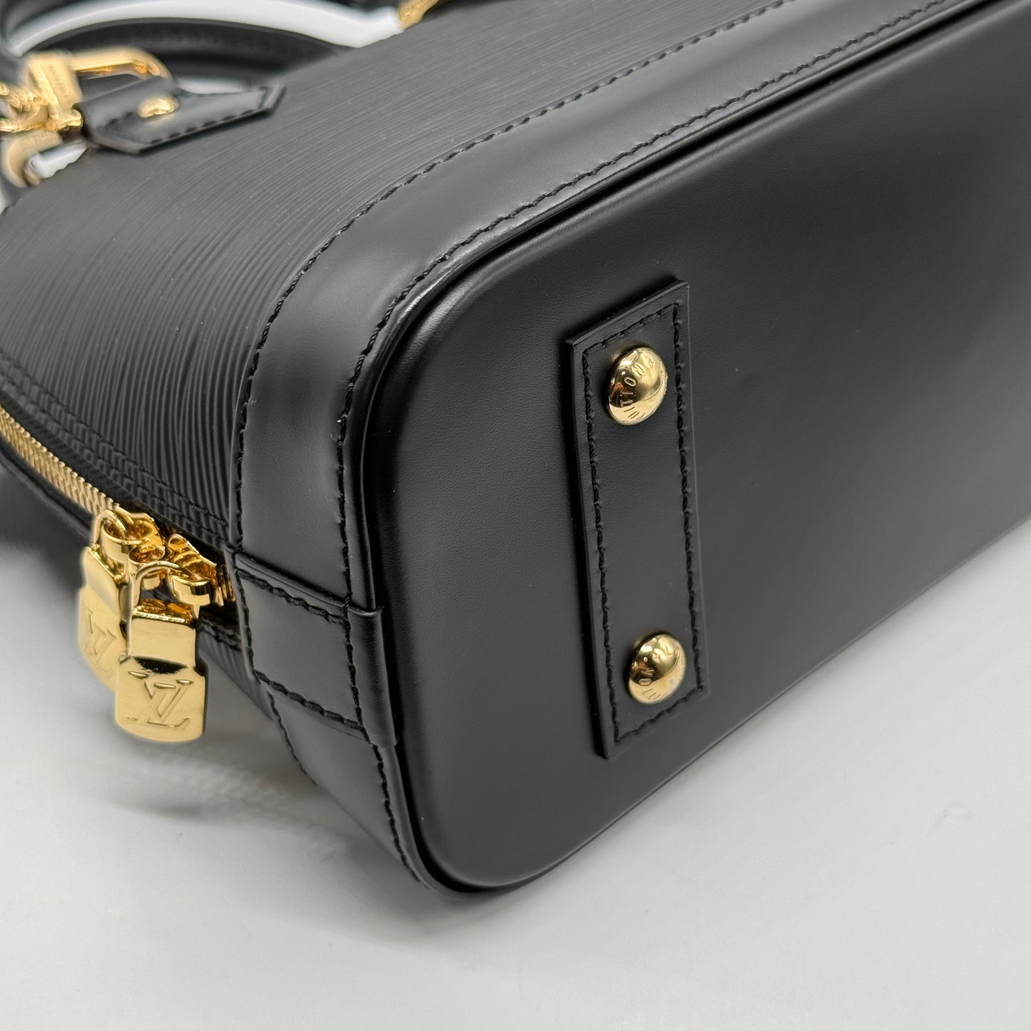 Louis Vuitton X Takashi Murakami Alma BB