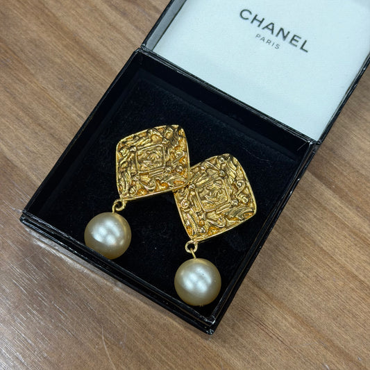 Chanel pendants d’oreilles