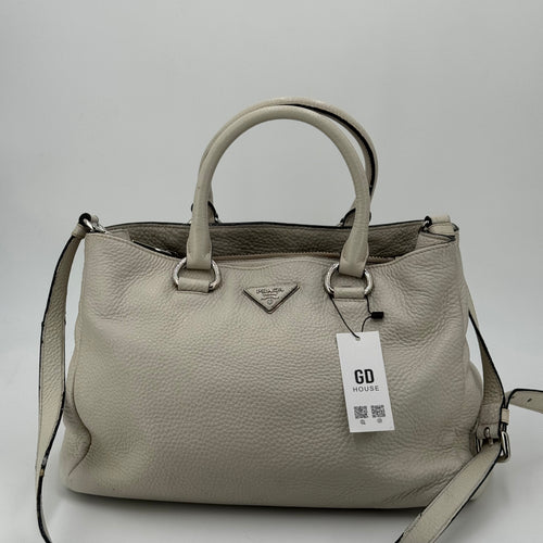Prada Shopping