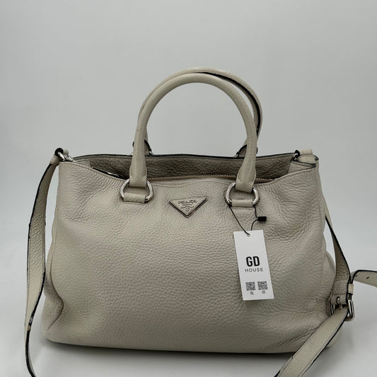 Prada Shopping