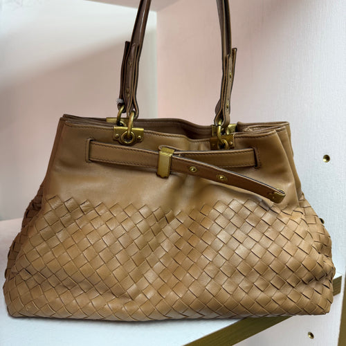 Bottega Veneta Shopping