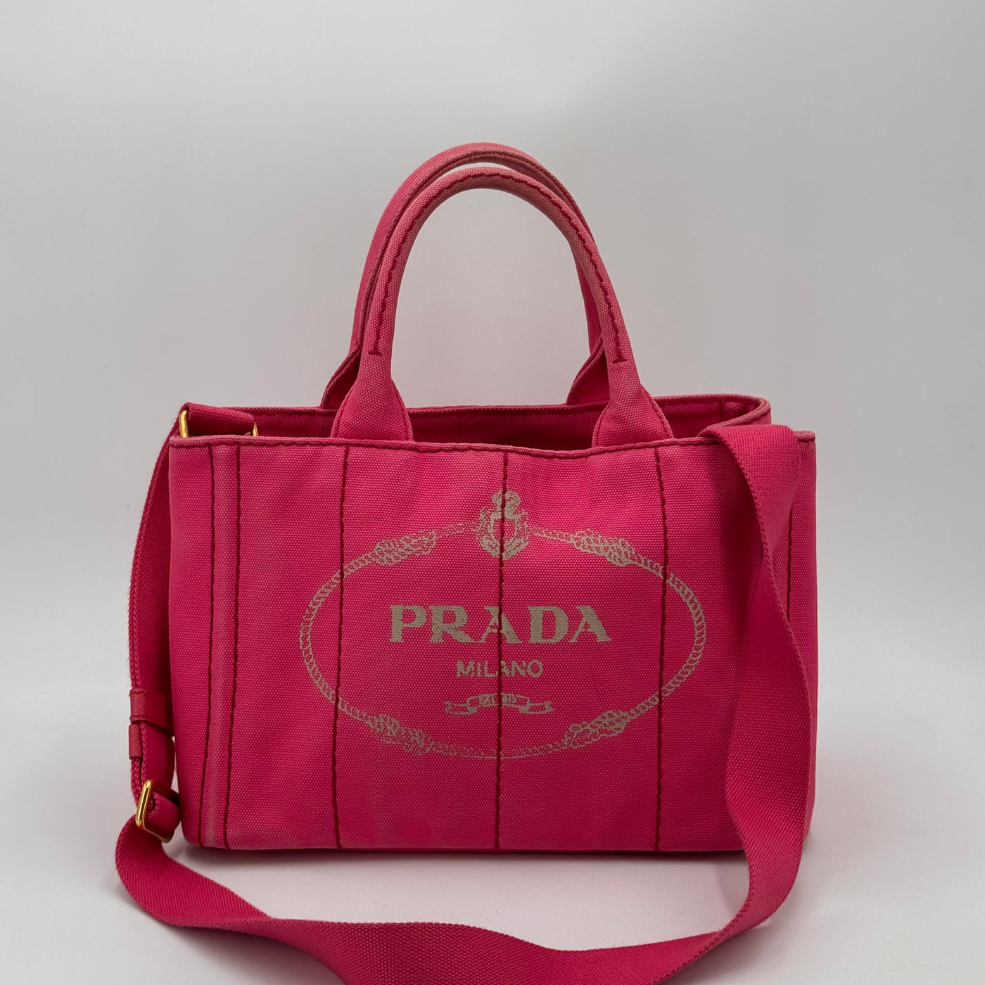 Prada Canapa