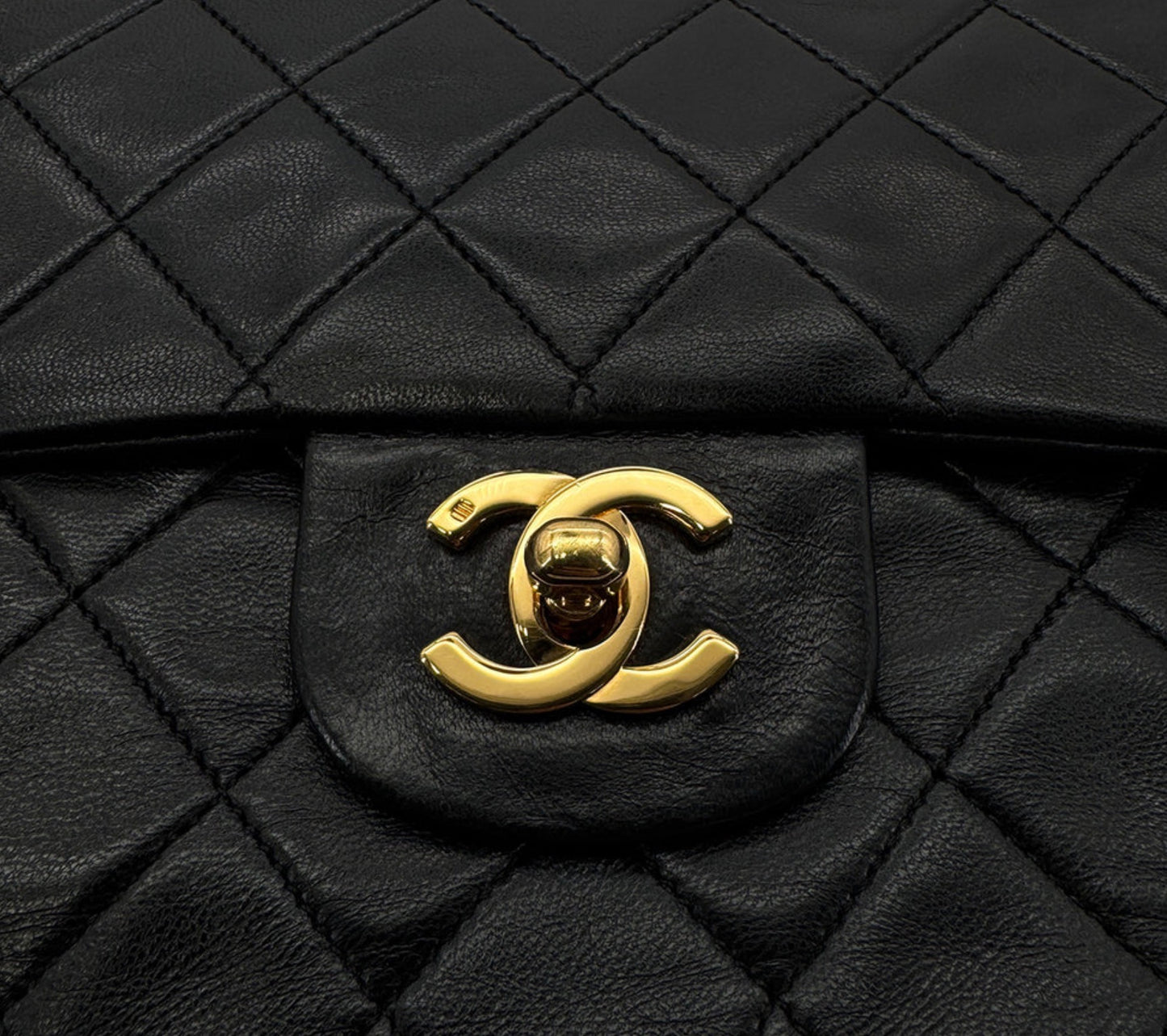Chanel Timeless Medium A01112
