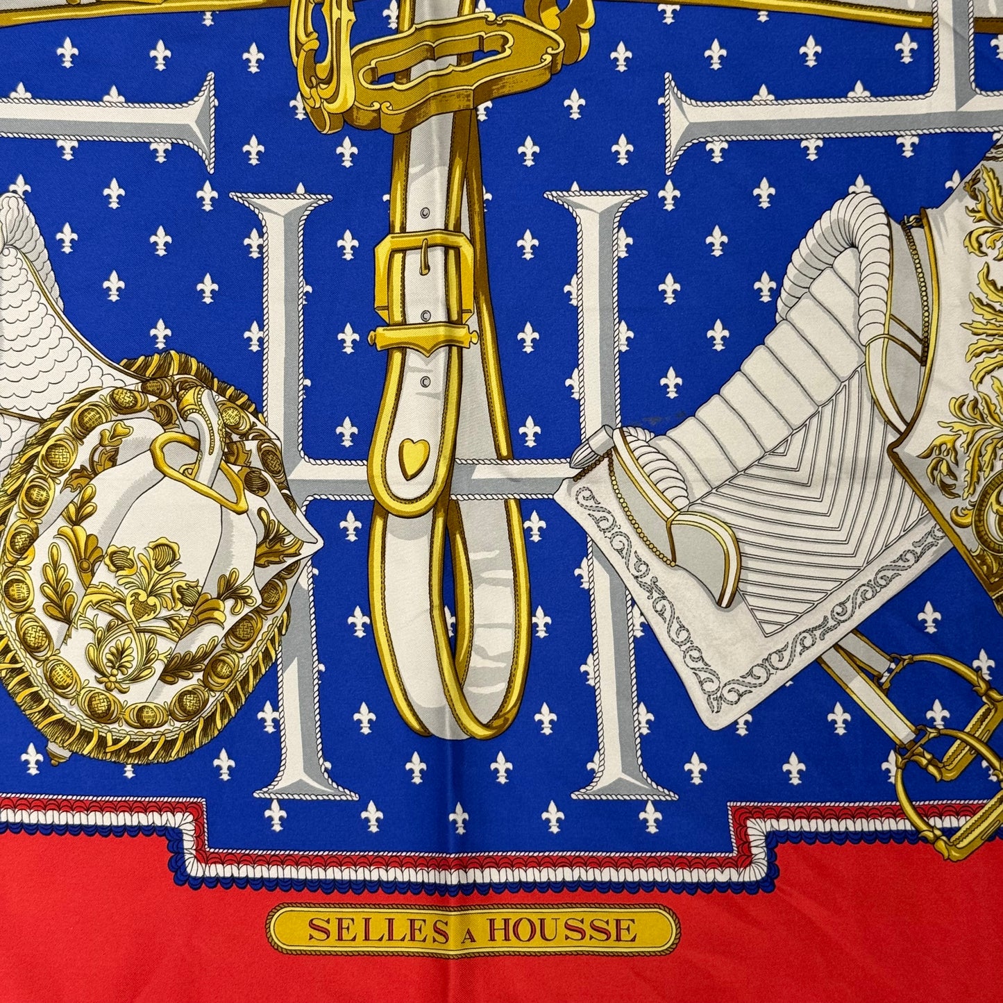 Hermès Carré “ Settle a House “