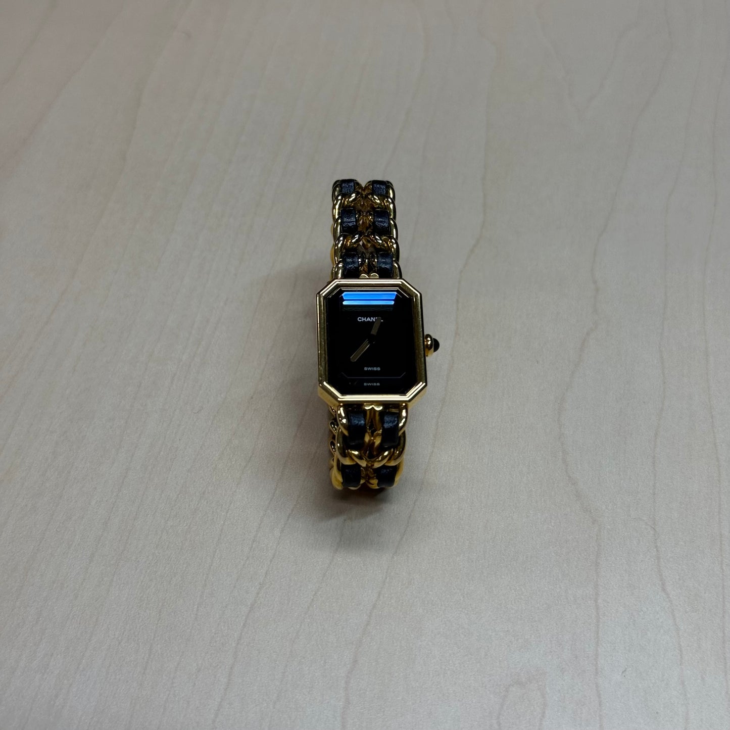 Chanel montre première originale taille M