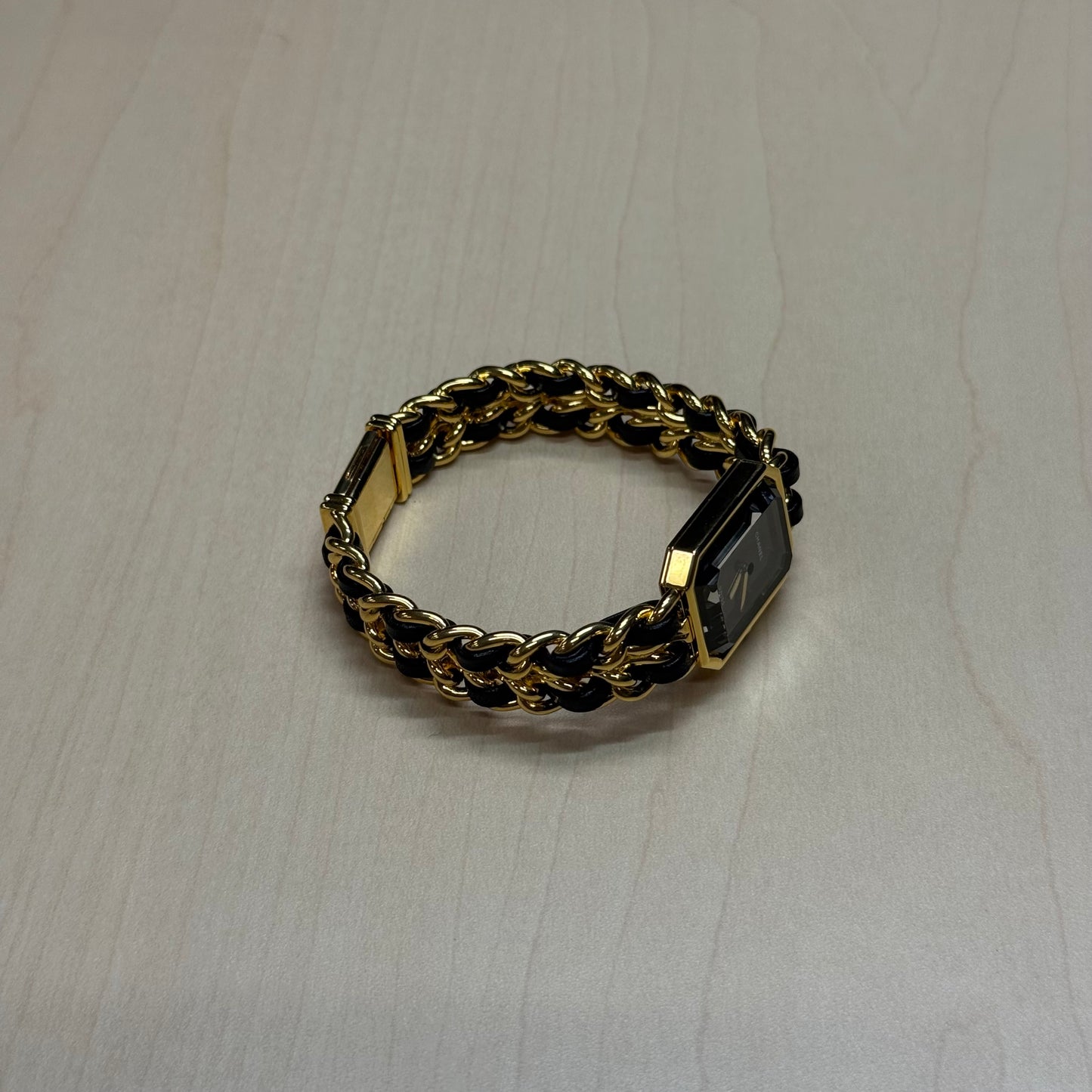 Chanel montre première originale L