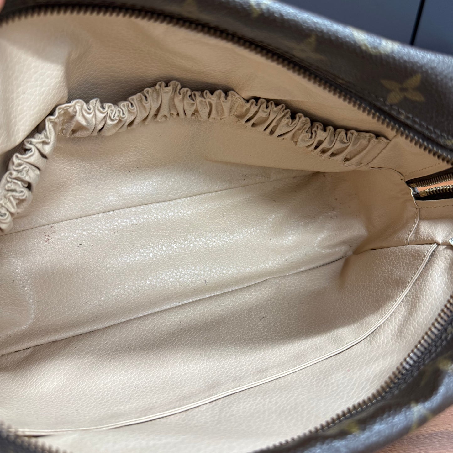 Louis Vuitton - Trousse*