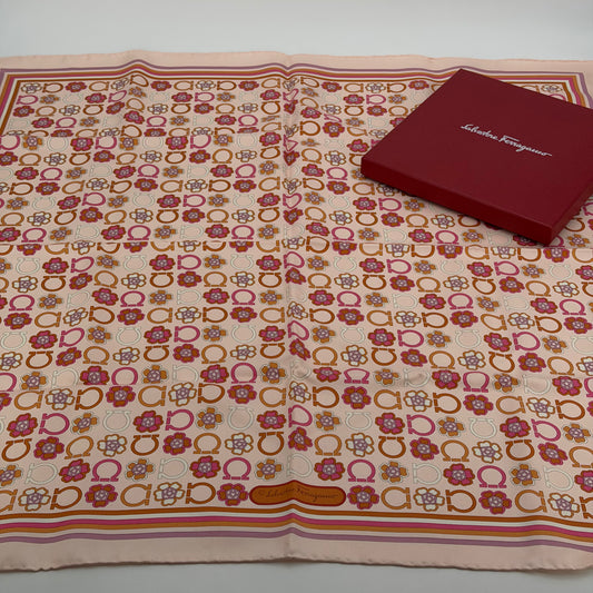 Salvatore Ferragamo Carré