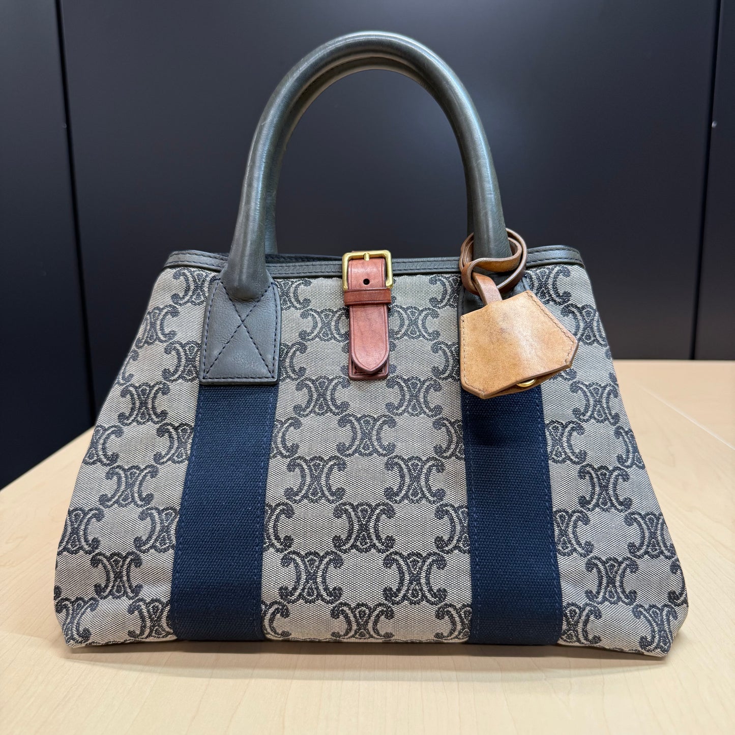 Celine shopping denim triomphe