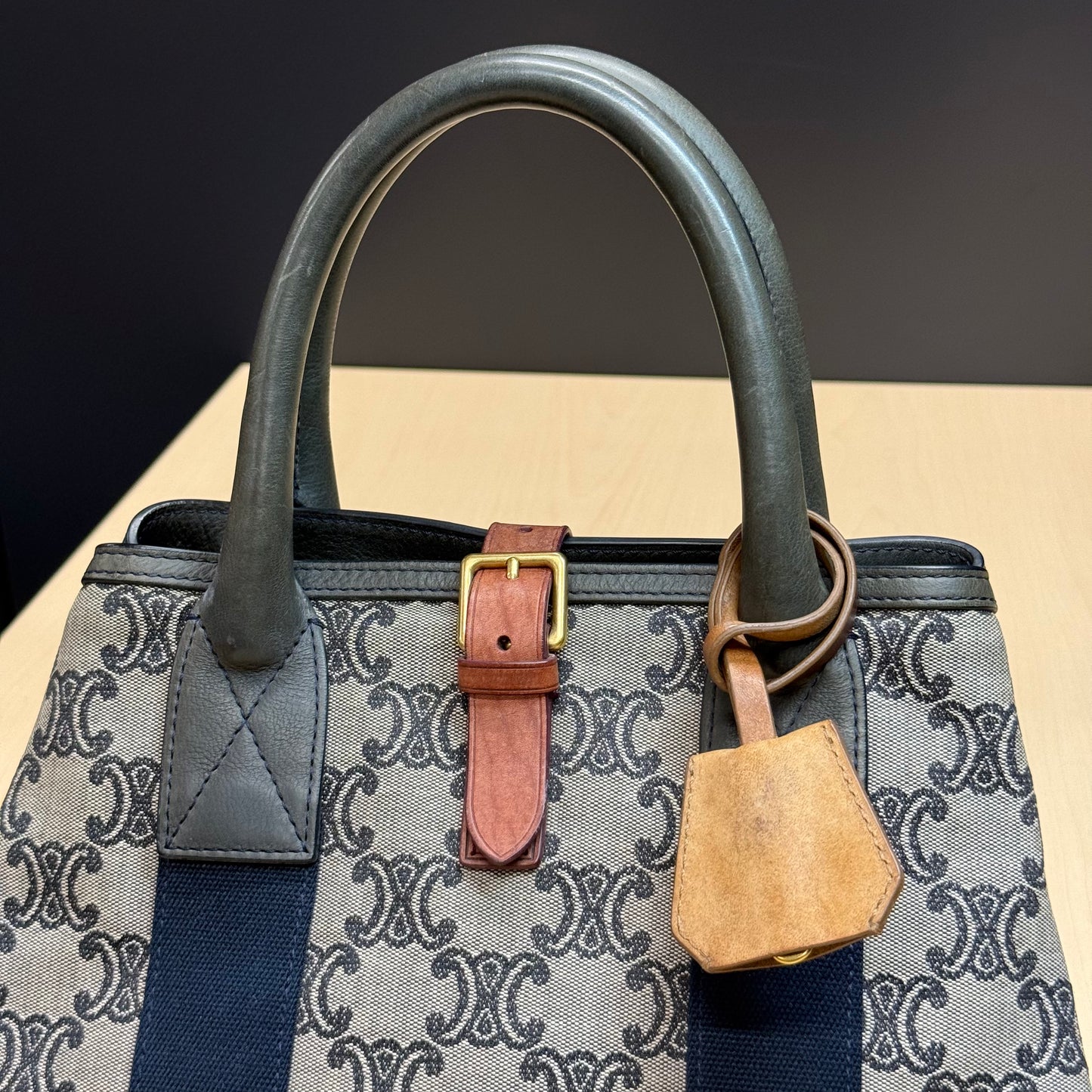 Celine shopping denim triomphe