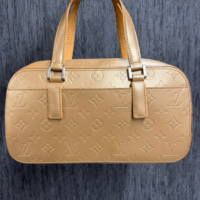 Louis Vuitton Shelton
