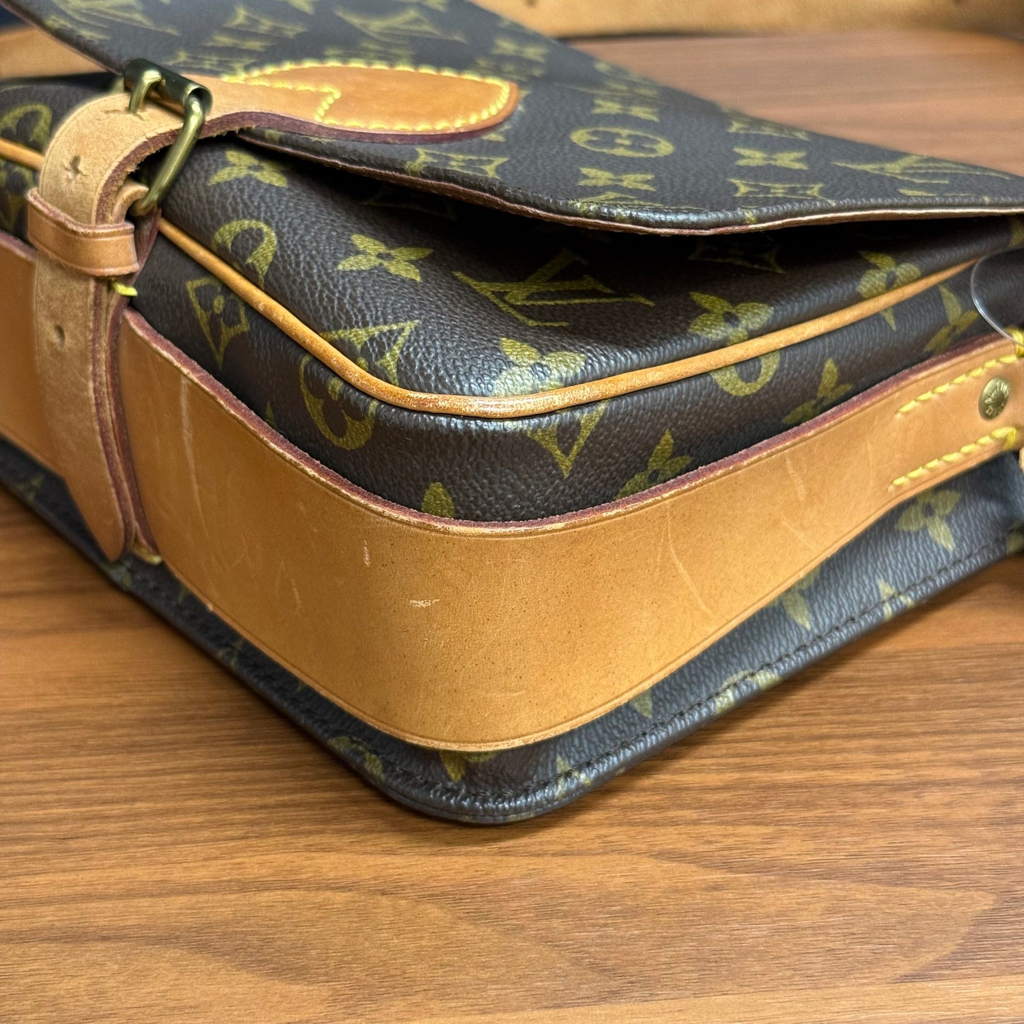 Louis Vuitton - Cartouchière