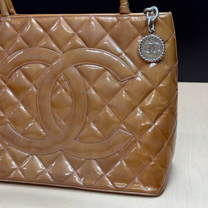 Chanel Shopping médaillon