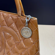 Chanel Shopping médaillon